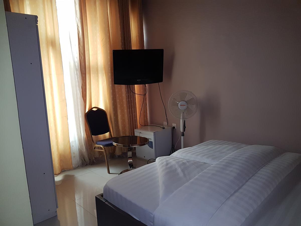 Hotel La Benediction Goma エクステリア 写真